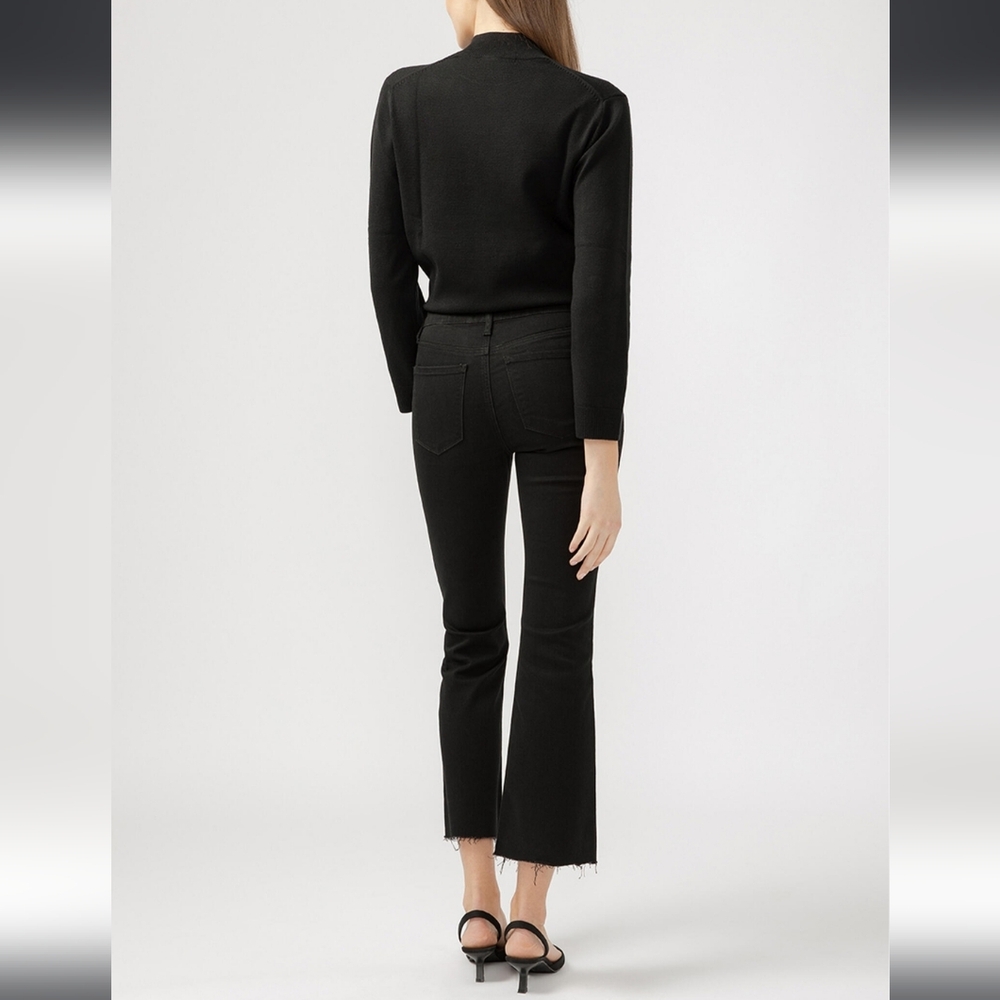 SILVER JEANS | Women's Black Suki Mid-Rise Kick Flare Frayed Hem Cropped Jeans - Picture 2 of 9